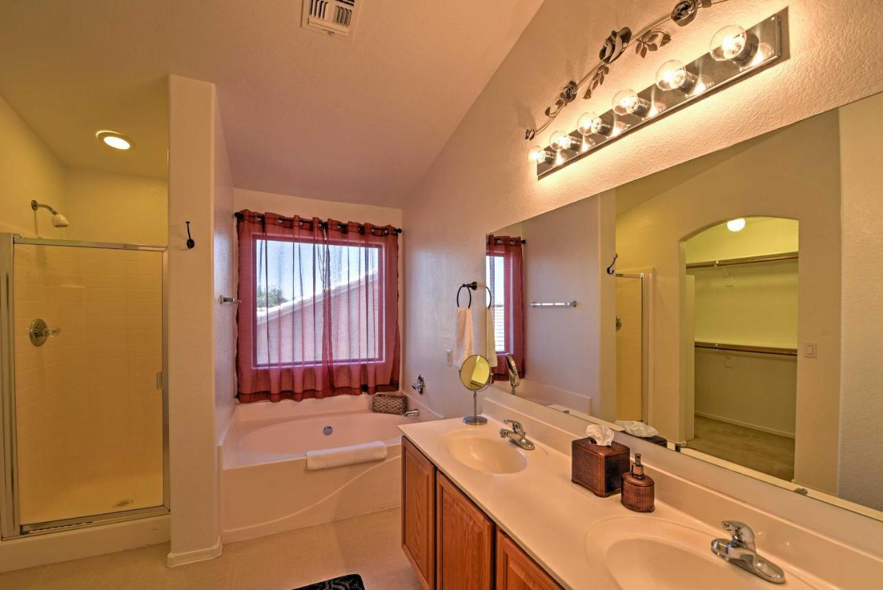 Spacious Phoenix-area Escape With Pool And Hot Tub Holiday home *