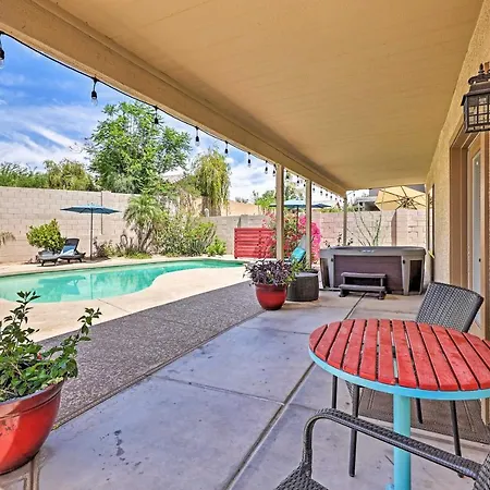 Spacious Phoenix-Area Escape With Pool And Hot Tub Avondale Exterior foto