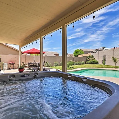 Spacious Phoenix-Area Escape With Pool And Hot Tub Avondale Exterior foto