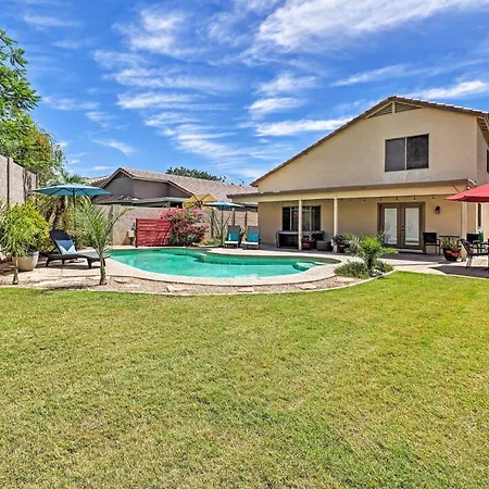 Spacious Phoenix-Area Escape With Pool And Hot Tub Avondale Exterior foto