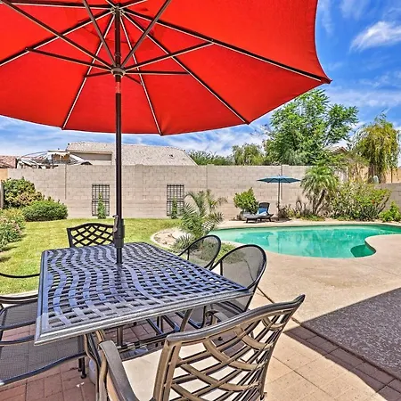 Spacious Phoenix-Area Escape With Pool And Hot Tub Avondale Exterior foto