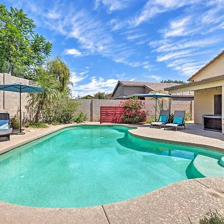 Spacious Phoenix-Area Escape With Pool And Hot Tub Avondale Exterior foto