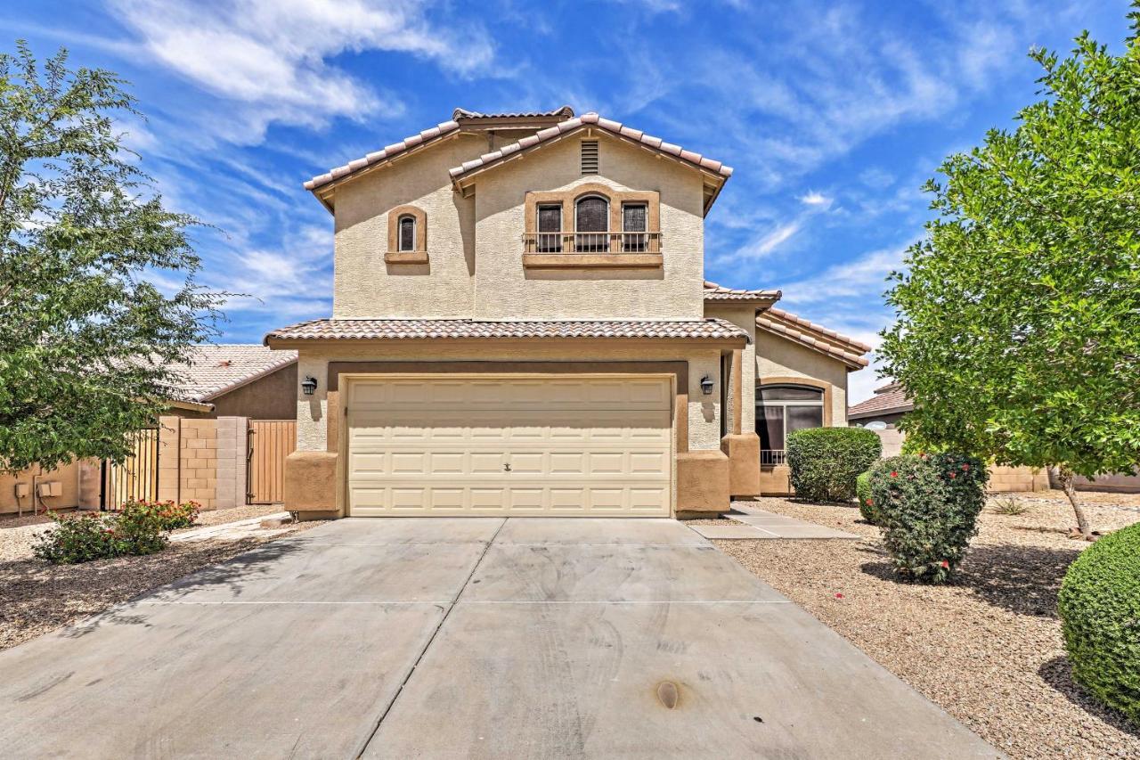 Spacious Phoenix-area Escape With Pool And Hot Tub Сasa de vacaciones Avondale