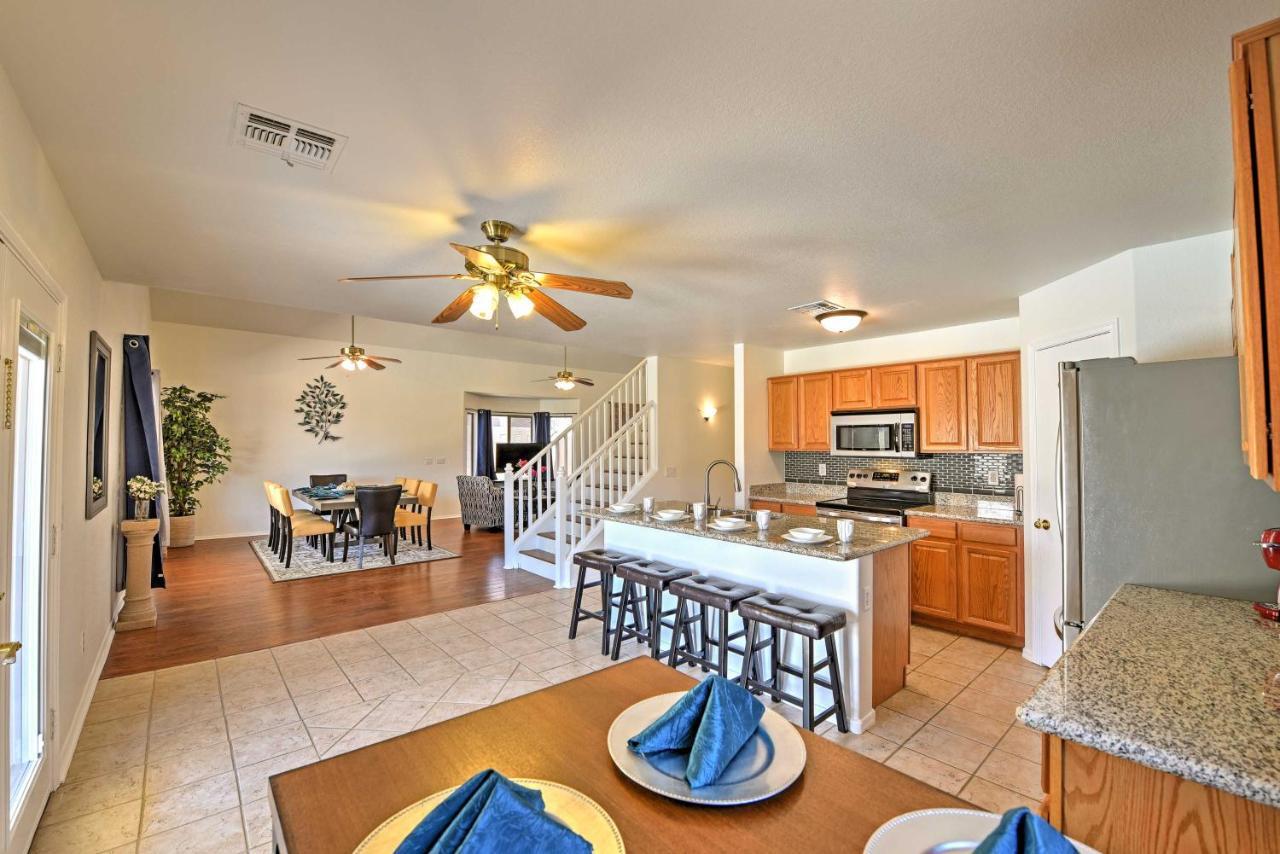 Сasa de vacaciones Spacious Phoenix-area Escape With Pool And Hot Tub